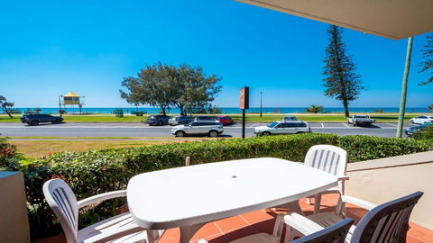 Sandrift Beachfront Apartments - Accommodation QLD 3