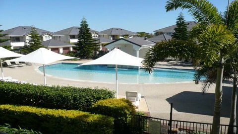 Sands 16, 20 - 22 Pacific Parade - Accommodation QLD 1