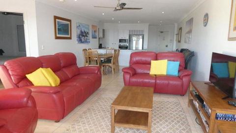 Sands 16, 20 - 22 Pacific Parade - Accommodation QLD 3