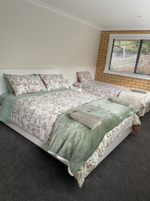Sandstone Family Apartment - Accommodation QLD 1