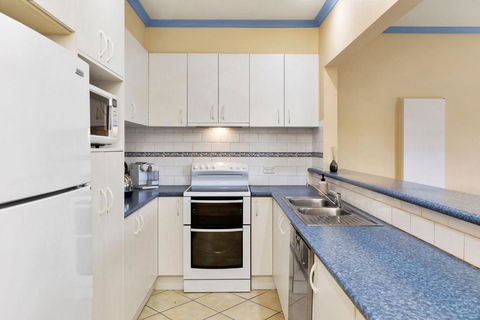 SANDY ANN At Lonnie - Accommodation QLD 3