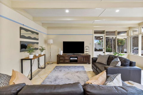 SANDY ANN At Lonnie - Accommodation QLD 2