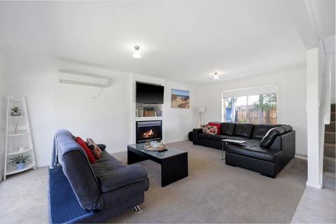 Sandy Beach House Cowes - Accommodation QLD 2