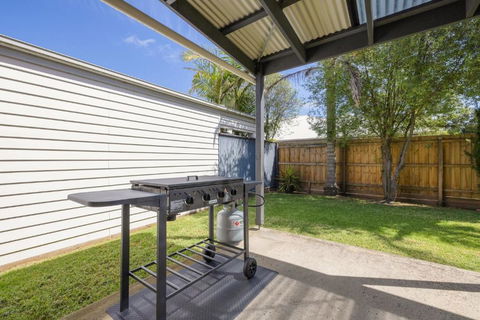 Sandy Beach House Cowes - Accommodation QLD 3