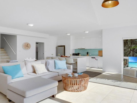 Sandy Cove - Accommodation QLD 2