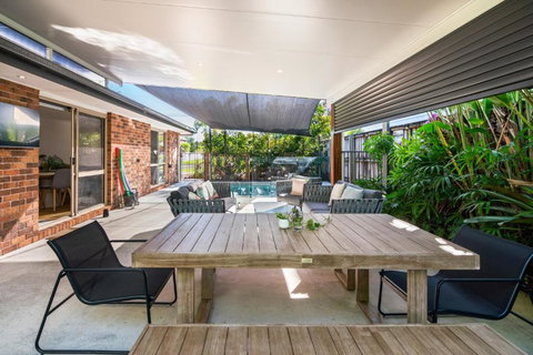Sandy Dunes Retreat Pet-Friendly Wurtulla Home - Accommodation QLD 1