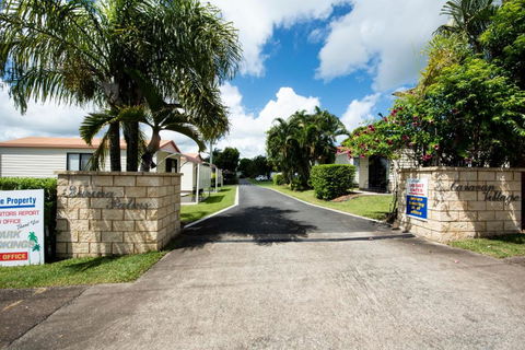 Sarina Palms Caravan And Cabins Village - Accommodation QLD 0