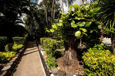 Sarina Palms Caravan And Cabins Village - Accommodation QLD 2