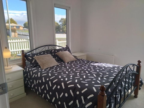 Self Contained Guest Suite - Accommodation QLD 0