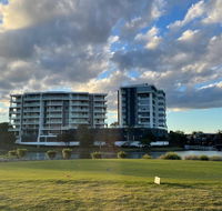 Signature Waterfront Apartments - Accommodation QLD