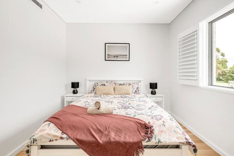 Spacious 4BR Villa With Office L Modern & Convenient - Accommodation QLD 3