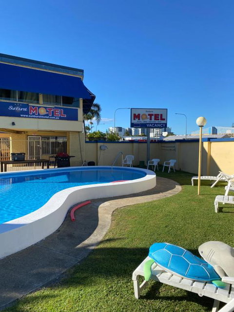 Sunburst Motel - Accommodation QLD 0