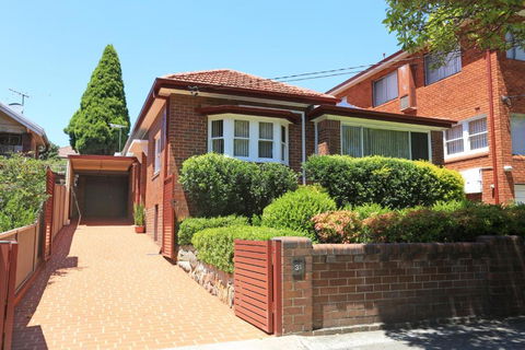 Sydney, Bexley North Holiday Home 3bedrooms, Free Parking, Close To Train Station And CBD - Accommodation QLD 0