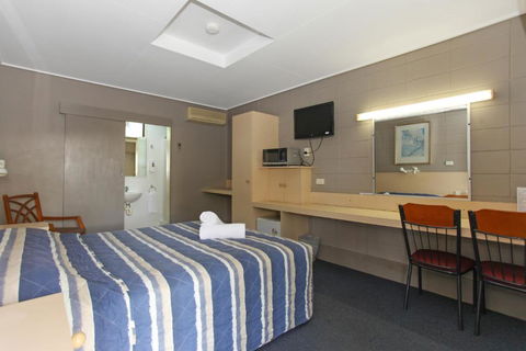 Tandara Hotel Motel - Accommodation QLD 3