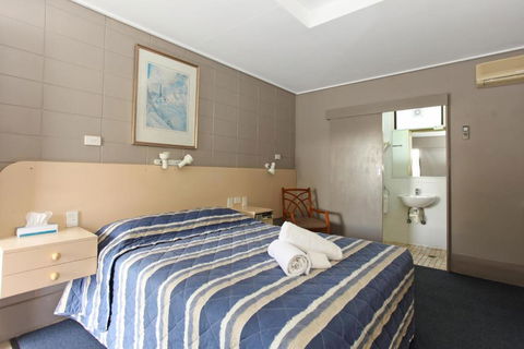 Tandara Hotel Motel - Accommodation QLD 2