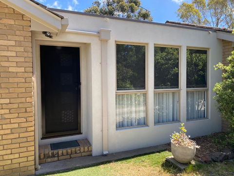 The Delightful Tee House - Kilmore - Accommodation QLD 2