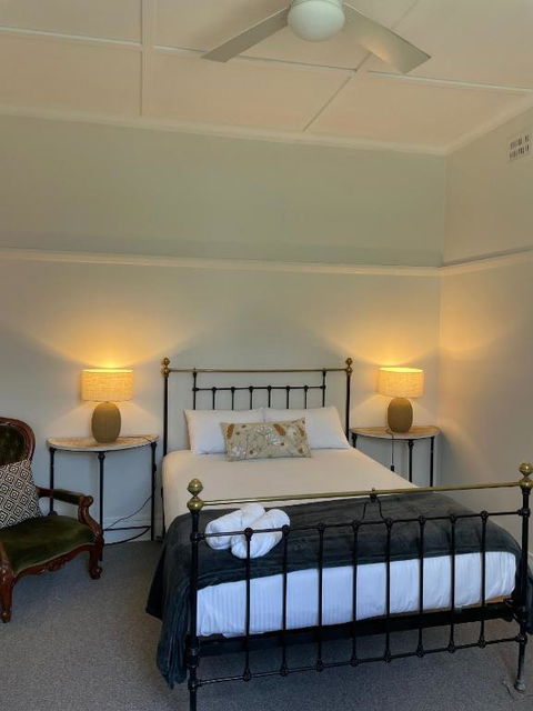 The Bolt Inn - Accommodation QLD 1