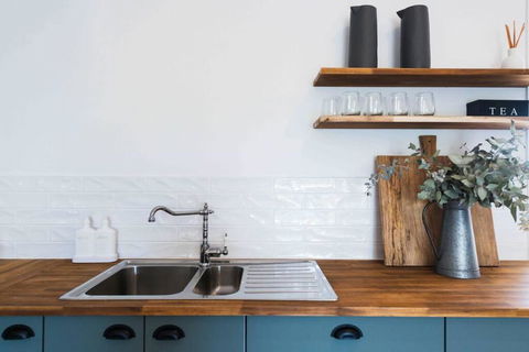 The Bungalow Cottage - Accommodation QLD 0