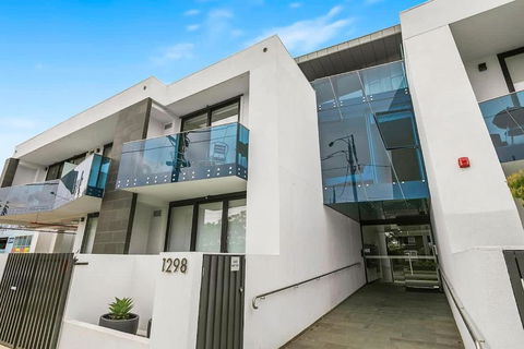 The Even Apartment In Carnegie With Parking - Accommodation QLD 1