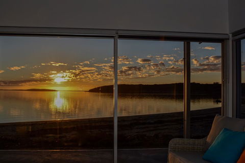 Beachside - Accommodation QLD 1