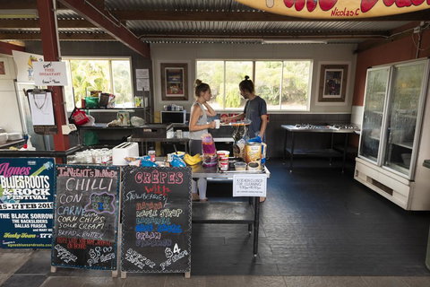Beachside 1770 YHA - Accommodation QLD 3