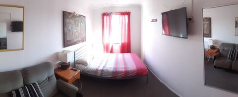 Beachside Backpackers - Accommodation QLD 1