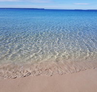 Beachside Husky Waterfront Cabin - Accommodation QLD