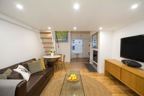 Beachside Luxury Loft Apartment - Accommodation QLD 1