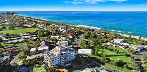 Beachside Resort Kawana Waters - Accommodation QLD 4