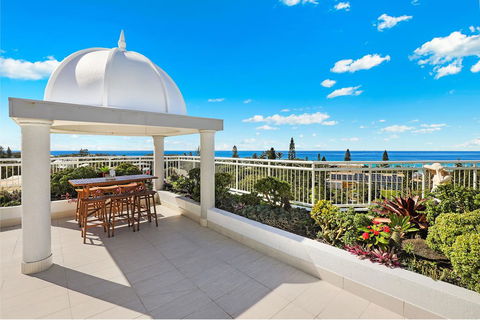 Beachside Resort Kawana Waters - Accommodation QLD 0