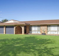 Beachway - beach access at end of street - Accommodation QLD