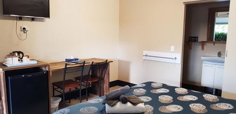 Beagle Motor Inn - Accommodation QLD 3