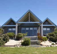 Bear Gully Coastal Cottages - Accommodation QLD