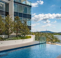 Beautiful Modern Lake View Apartment - Accommodation QLD