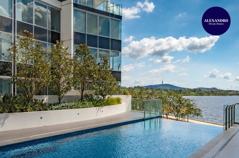 Beautiful Modern Lake View Apartment - Accommodation QLD 0