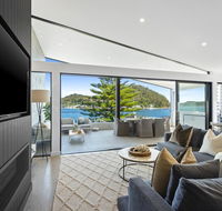 Beauty on Booker Bay - Accommodation QLD