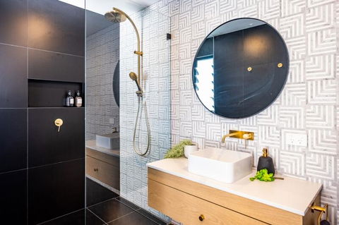 Beauty On Booker Bay - Accommodation QLD 3