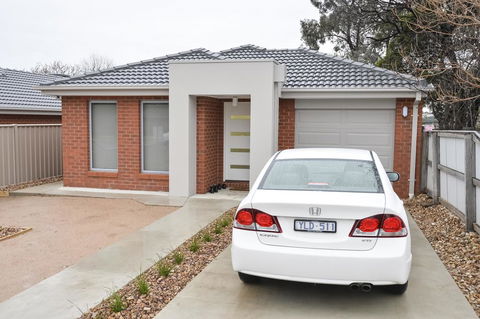 Beischer Apt B - Accommodation QLD 3
