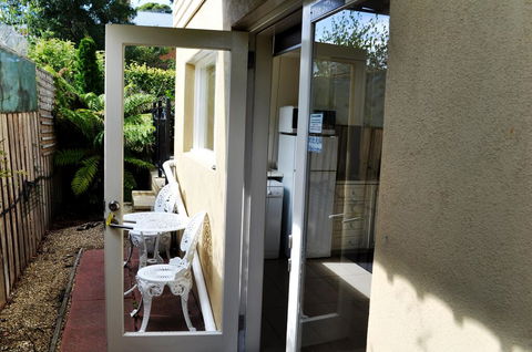 Belton Apartments - The Studio - Accommodation QLD 2