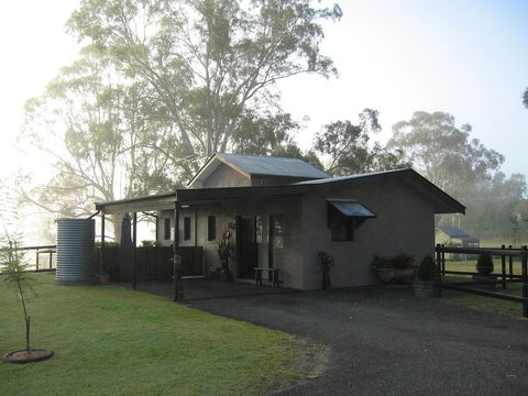 Belvoir B&B Cottages - Accommodation QLD 2