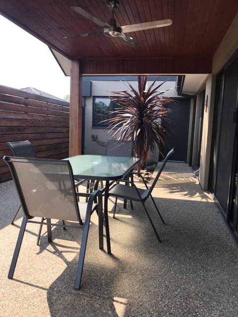 Ben's Place - Modern & Convenient - Accommodation QLD 3