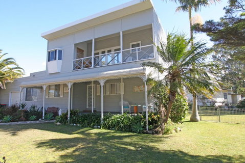 Berrara's Home Away From Home - Accommodation QLD 0