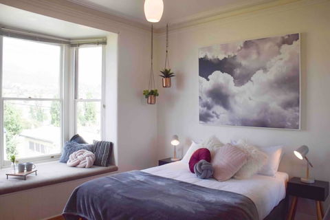 Best Location In Hobart! Luxury 4 Bedroom With Stunning Views - Accommodation QLD 1