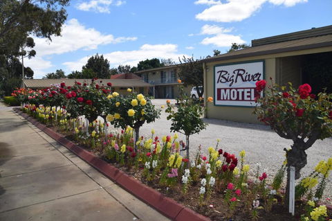 Big River Motel - Accommodation QLD 2