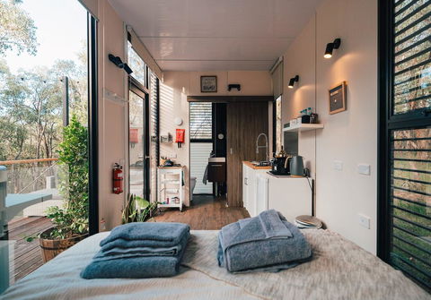 Big Tiny Paz Seven Hills Tiny House, Tallarook - Accommodation QLD 1