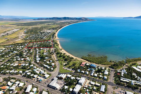 BIG4 Rowes Bay Beachfront Holiday Park - Accommodation QLD 0