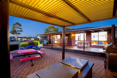 BIG4 Traralgon Park Lane Holiday Park - Accommodation QLD 3