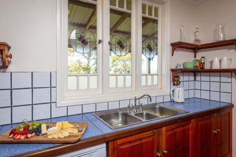 Bimbadeen Mountain Retreat - Accommodation QLD 2