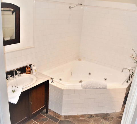 Bindley House B&B Cottage - Accommodation QLD 1