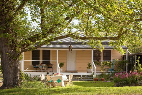 Bird House - Accommodation QLD 0